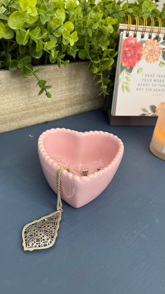 Turn this heart shaped candle into a gorgeous trinket bowl