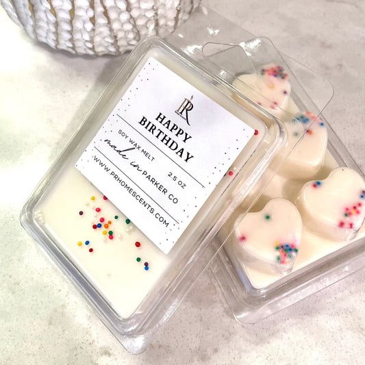 Enhance celebrations with our Happy Birthday soy wax melts! Vanilla and cake aromas in heart-shaped clamshells adorned with sprinkles. Elevate your ambiance effortlessly. #HappyBirthday #FragranceDelight