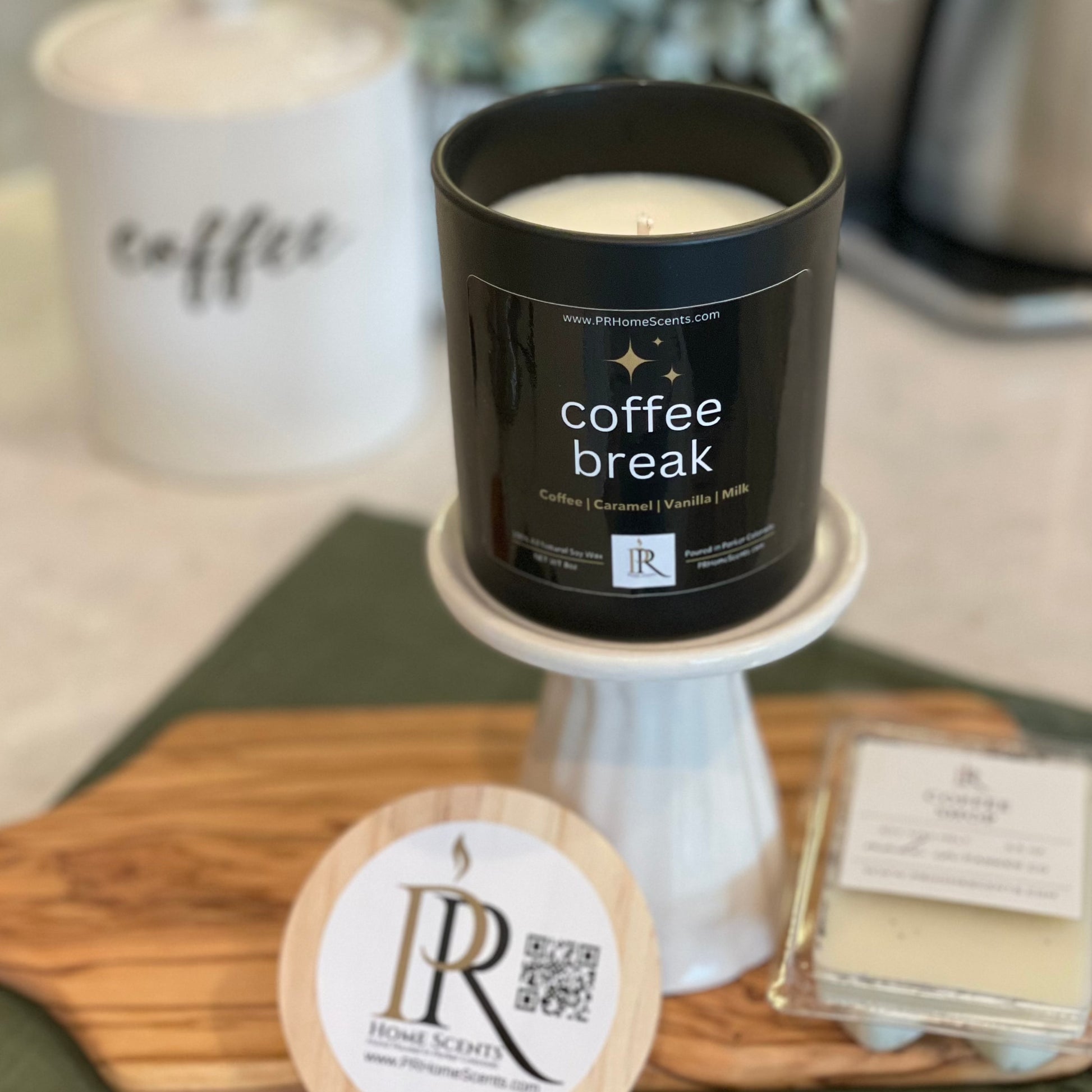 Take a break with our 'Coffee Break' soy candle. Embrace the aroma of fresh coffee, sweet vanilla, sugar, milk, and a hint of suede. Crafted for cozy moments, enjoy its comforting scent wherever you need a warm, inviting atmosphere. ☕🕯️ #CoffeeBreak #SoyCandle #CozyVibes